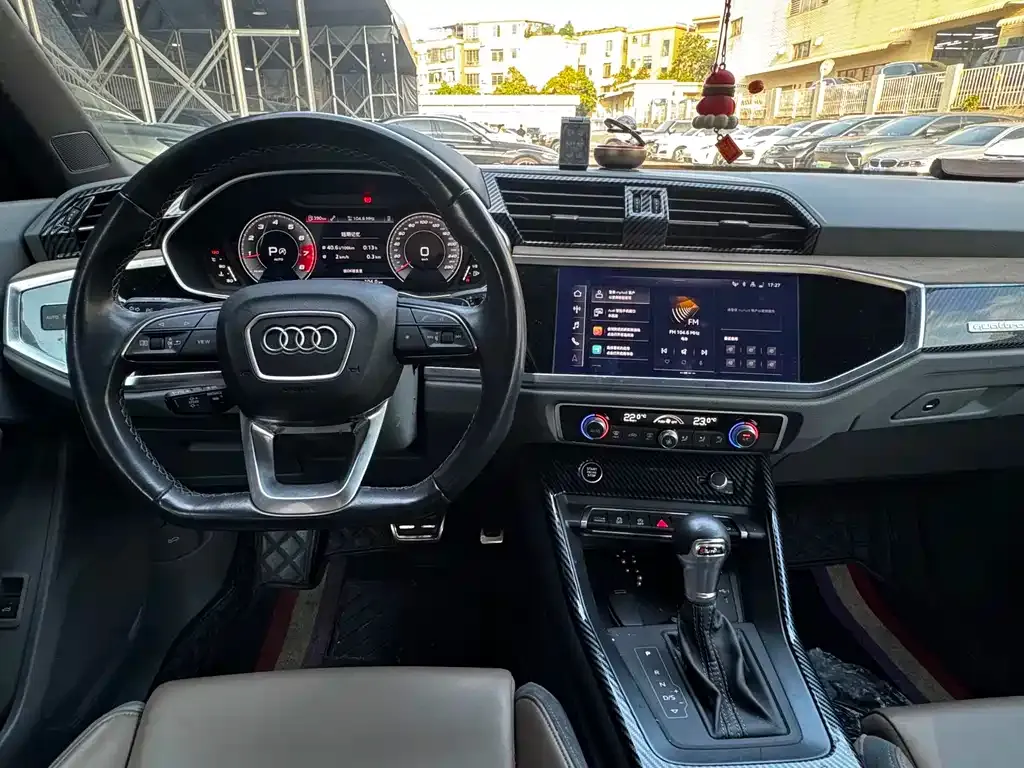 Audi Q3 — фото 4