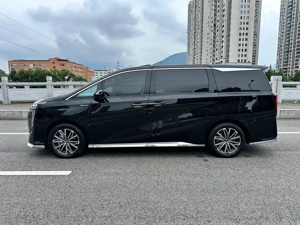 GAC Motor Trumpchi M8 — фото 9