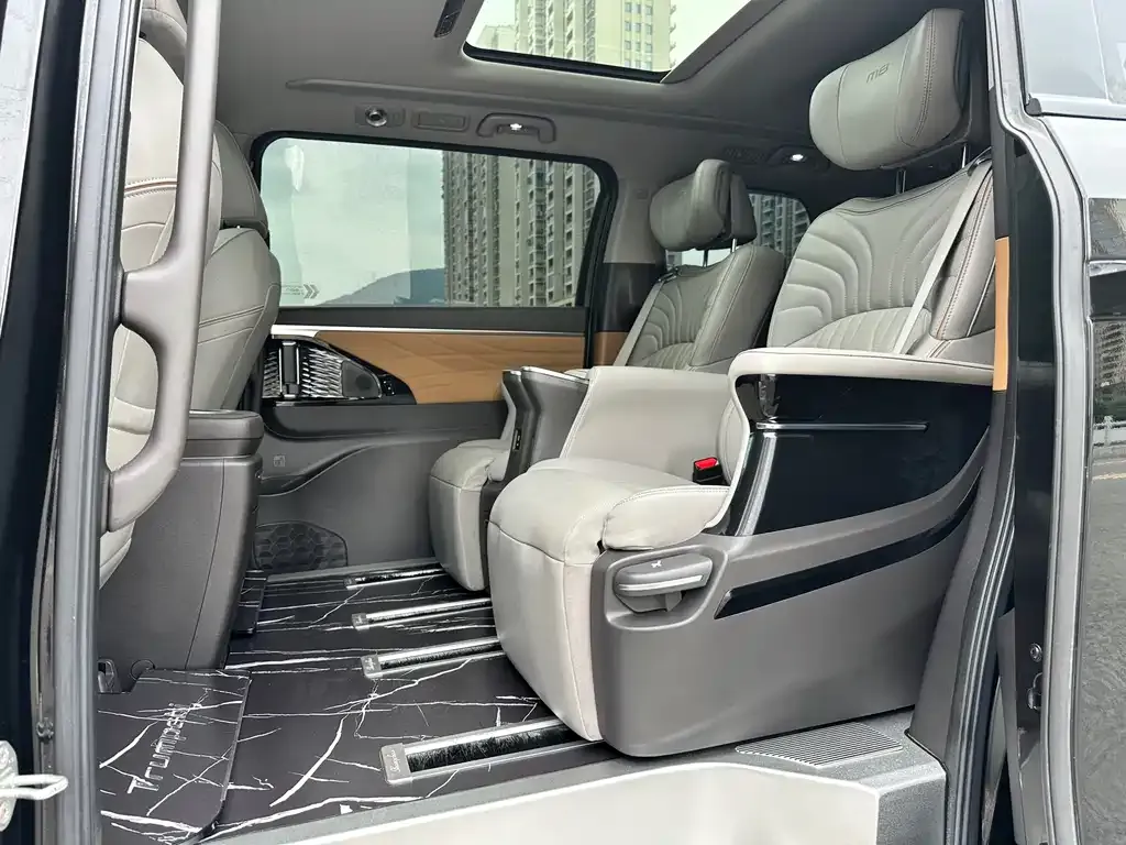 GAC Motor Trumpchi M8 — фото 3