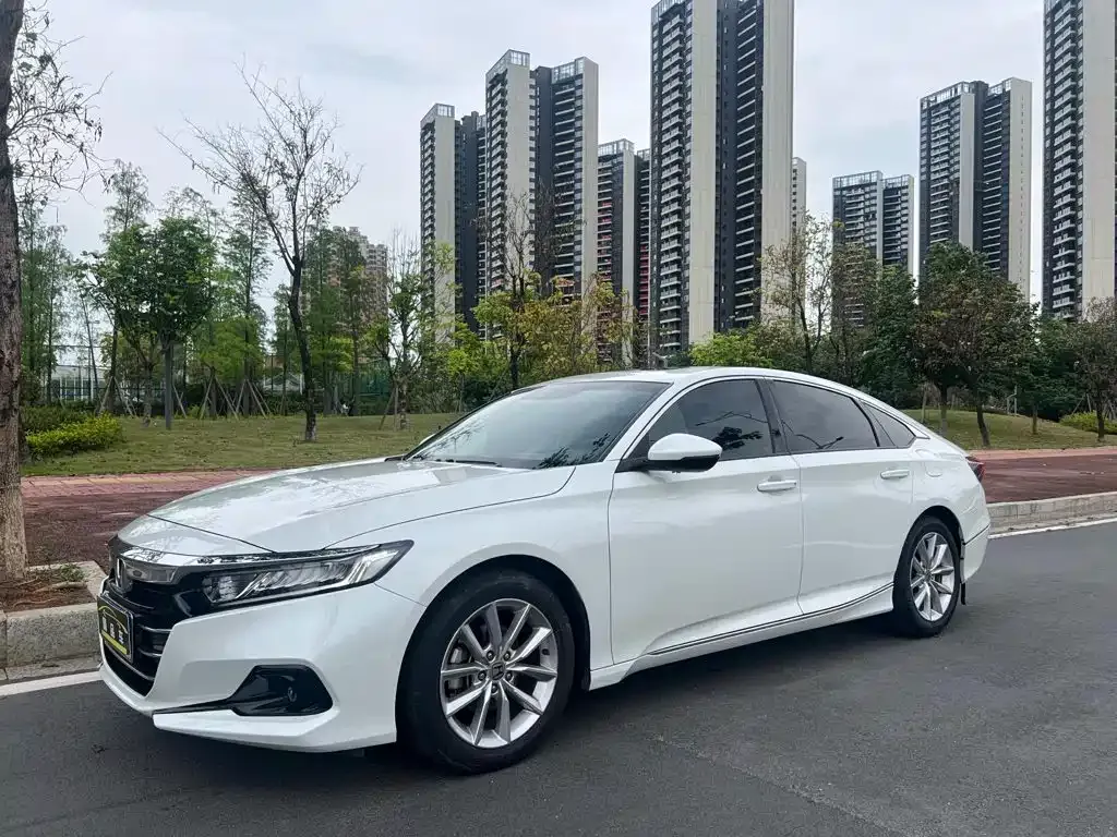 Honda Accord — фото 1