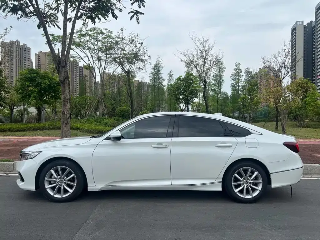 Honda Accord — фото 6
