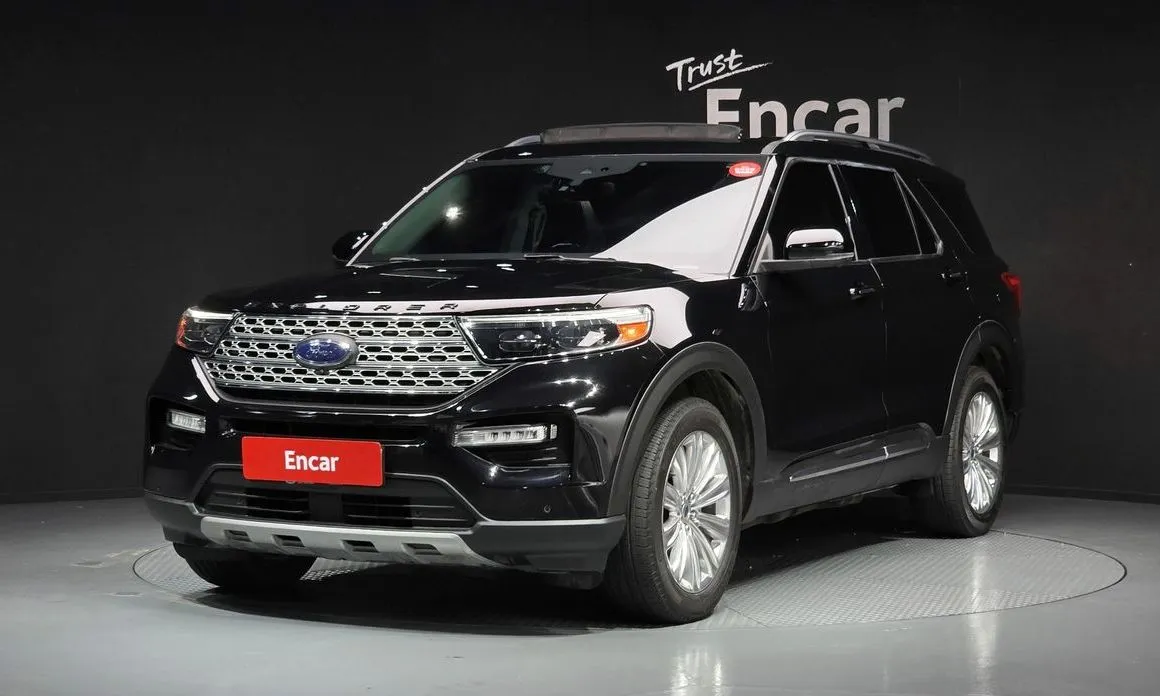 Ford Explorer — фото 1