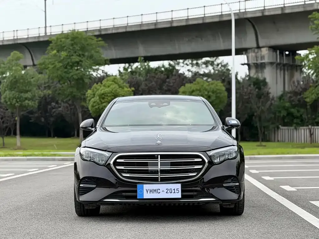 Mercedes-Benz E-Class — фото 4