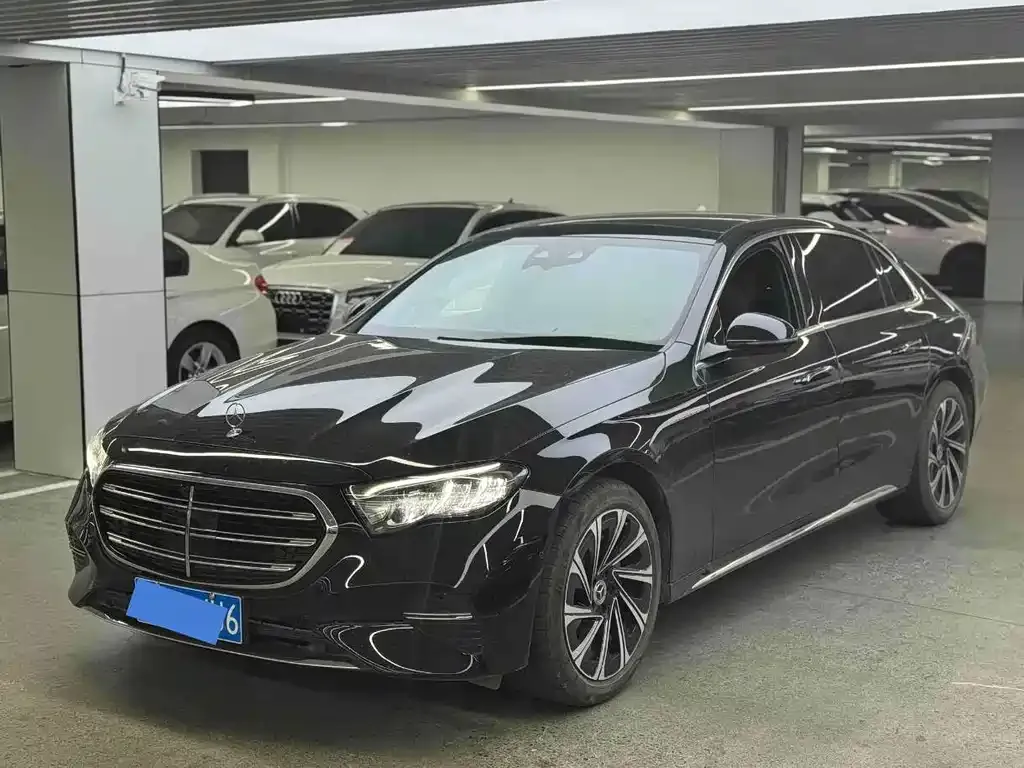 Mercedes-Benz E-Class — фото 1