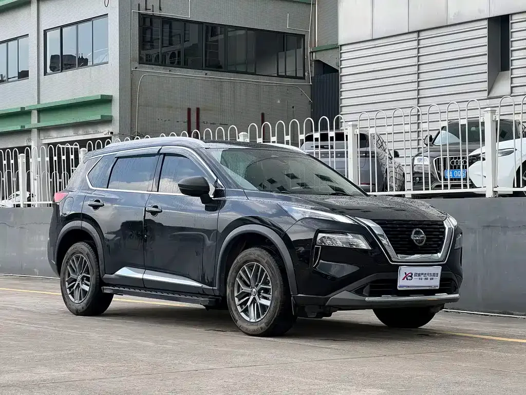 Nissan X-Trail — фото 1