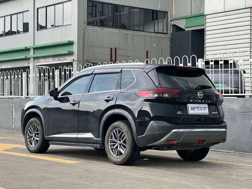 Nissan X-Trail — фото 4