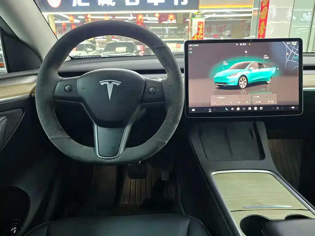 Tesla Model Y — фото 9