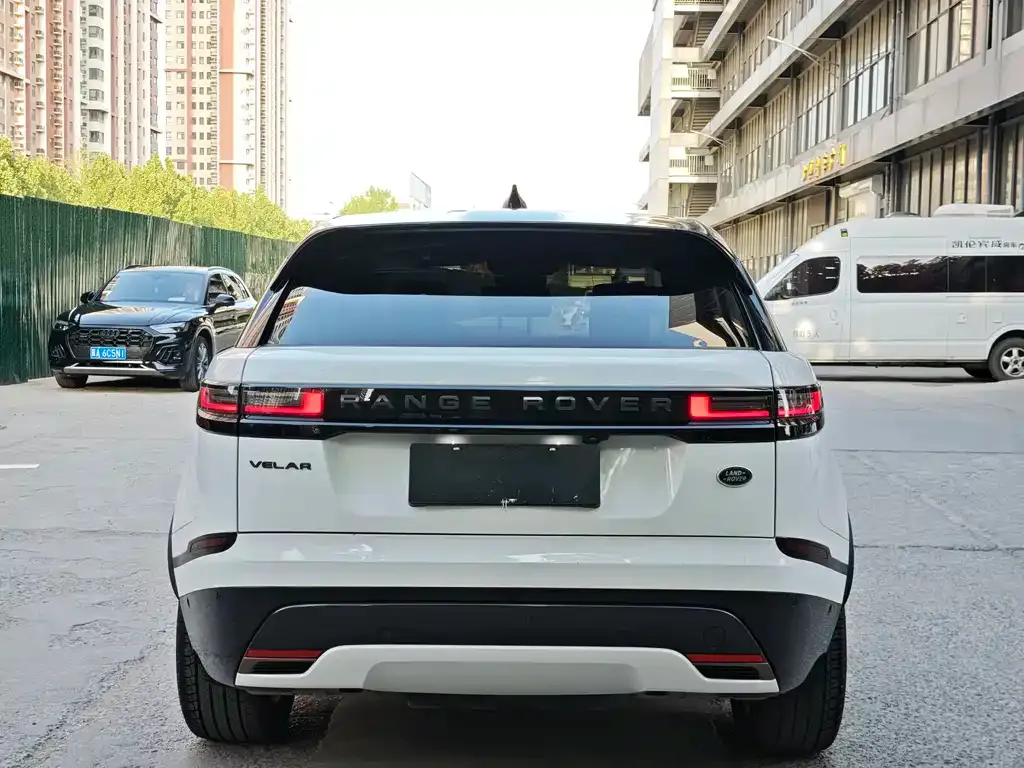 Land Rover Velar — фото 10
