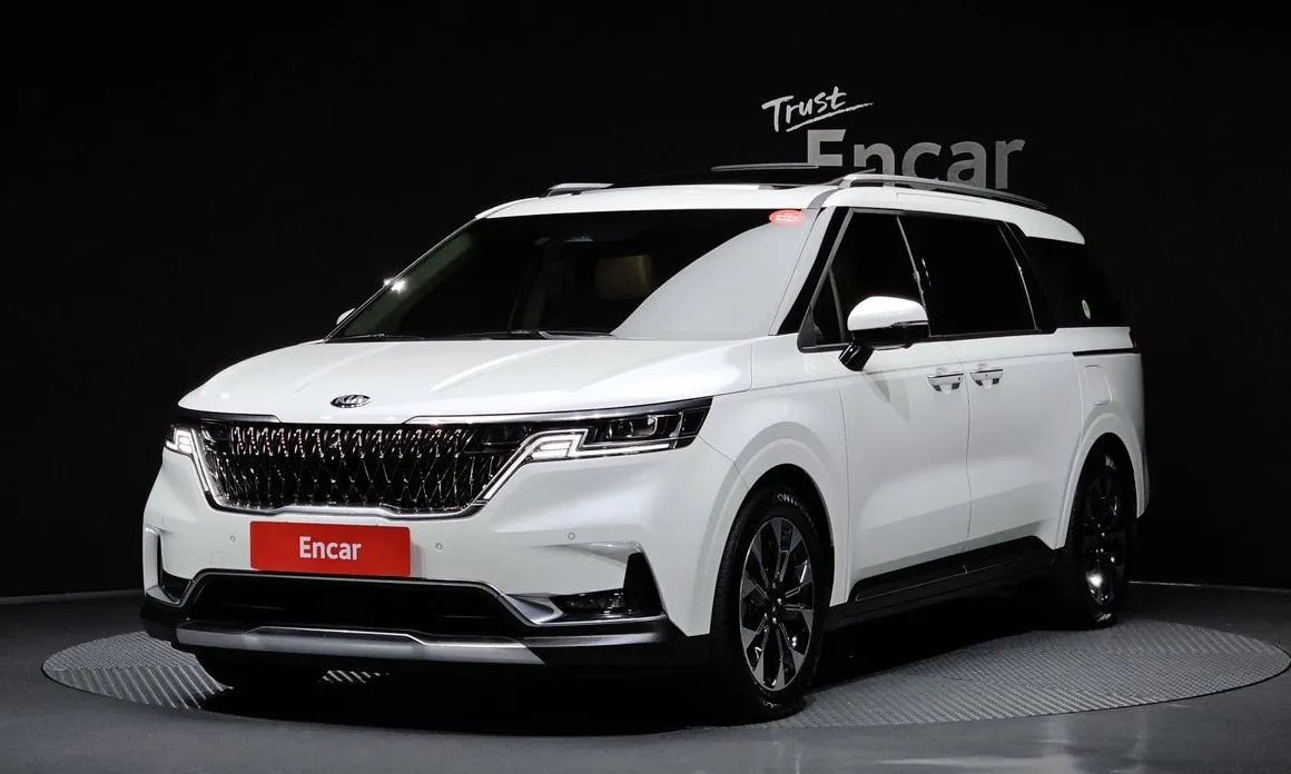 Kia Carnival — фото 1