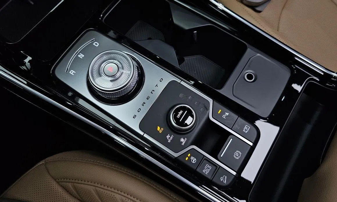 Kia Sorento — фото 6