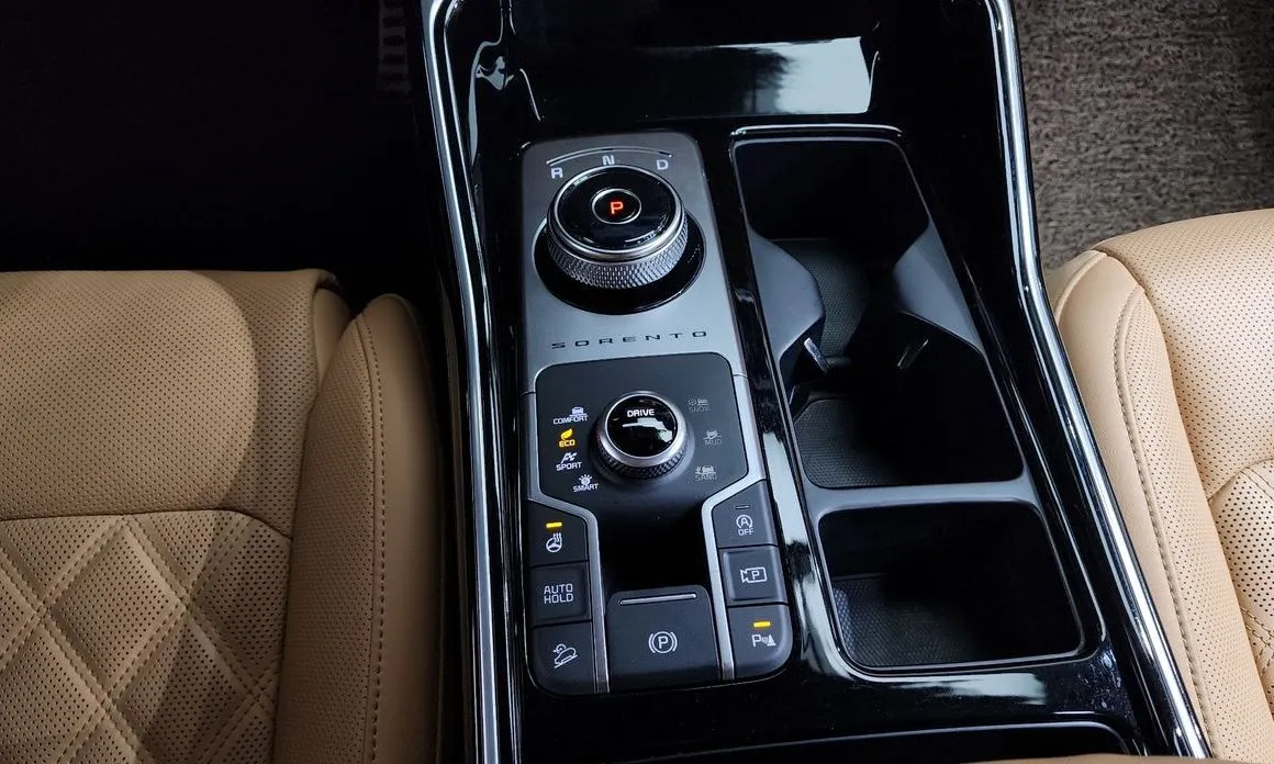 Kia Sorento — фото 10