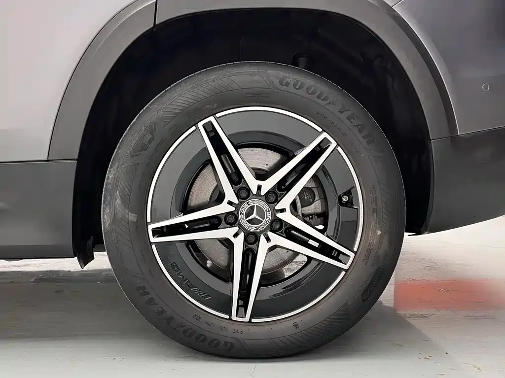 Mercedes-Benz EQB — фото 10
