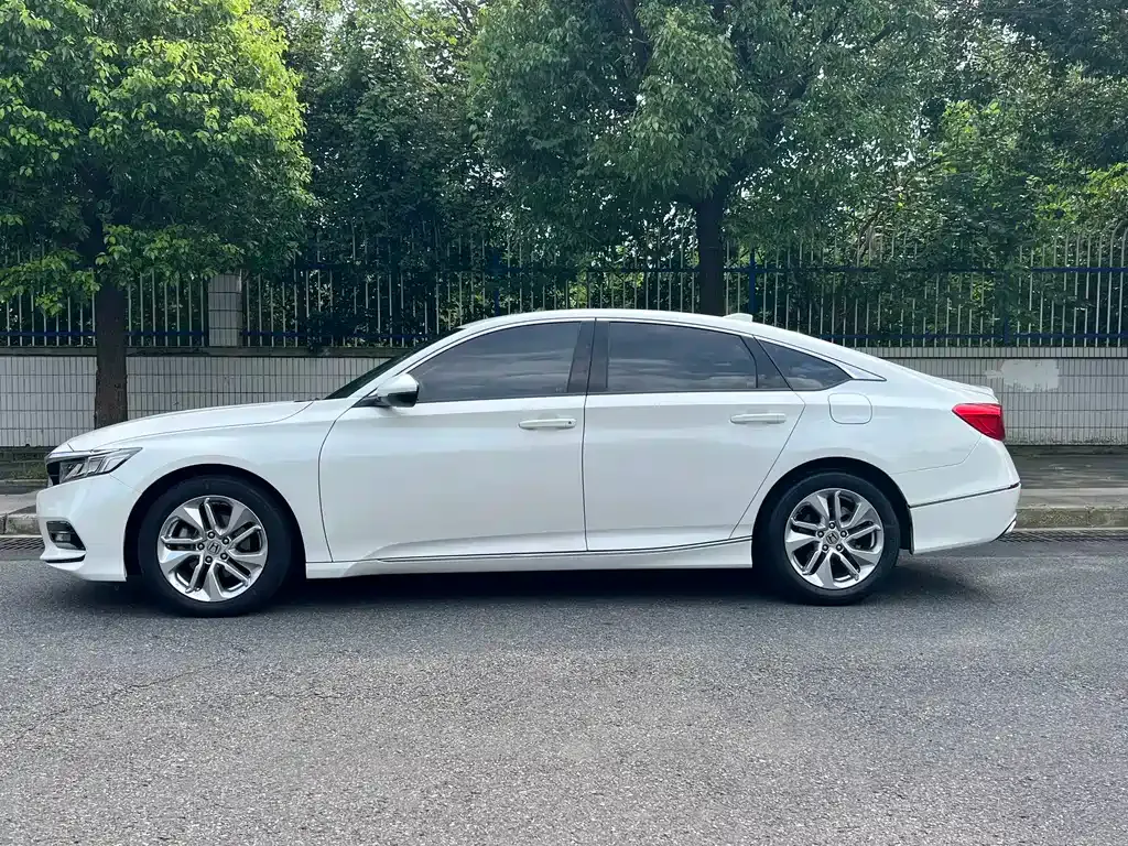 Honda Accord — фото 5