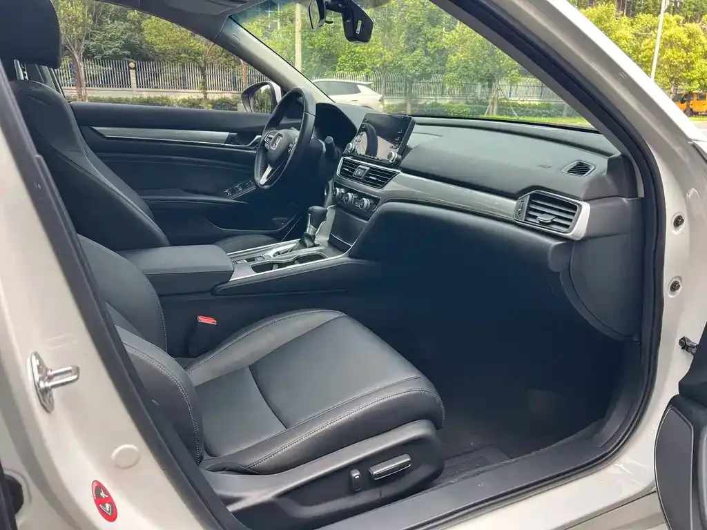 Honda Accord — фото 3
