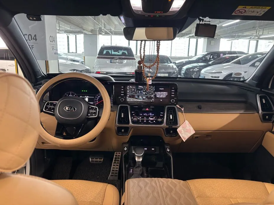 Kia Sorento — фото 5