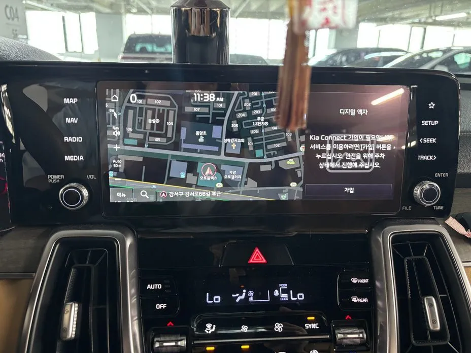Kia Sorento — фото 9