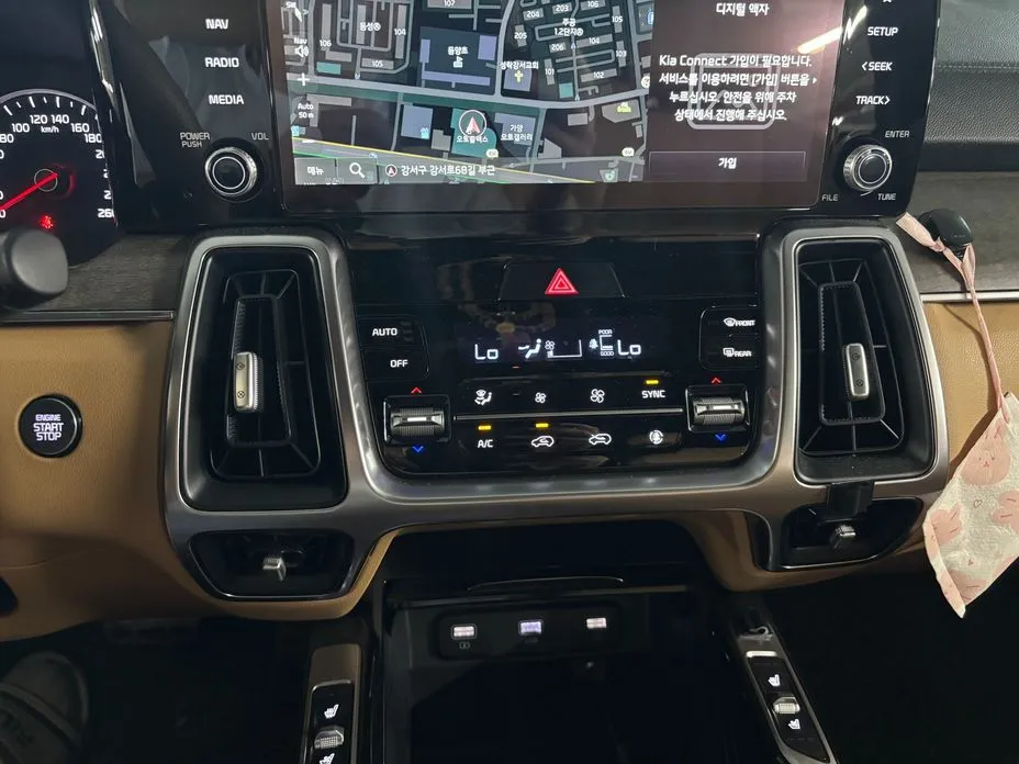 Kia Sorento — фото 10