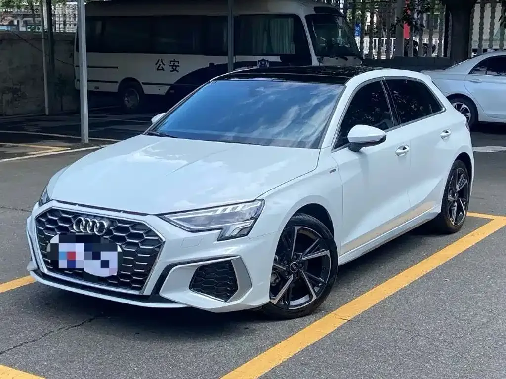 Audi A3 — фото 1