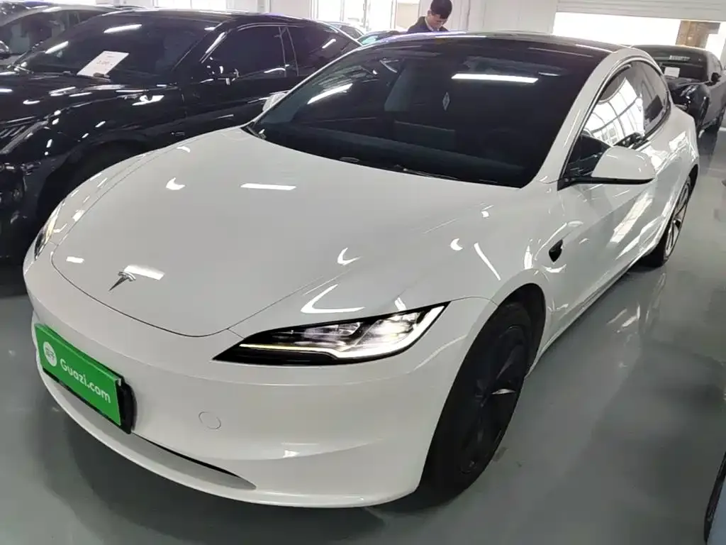 Tesla Model 3 — фото 7