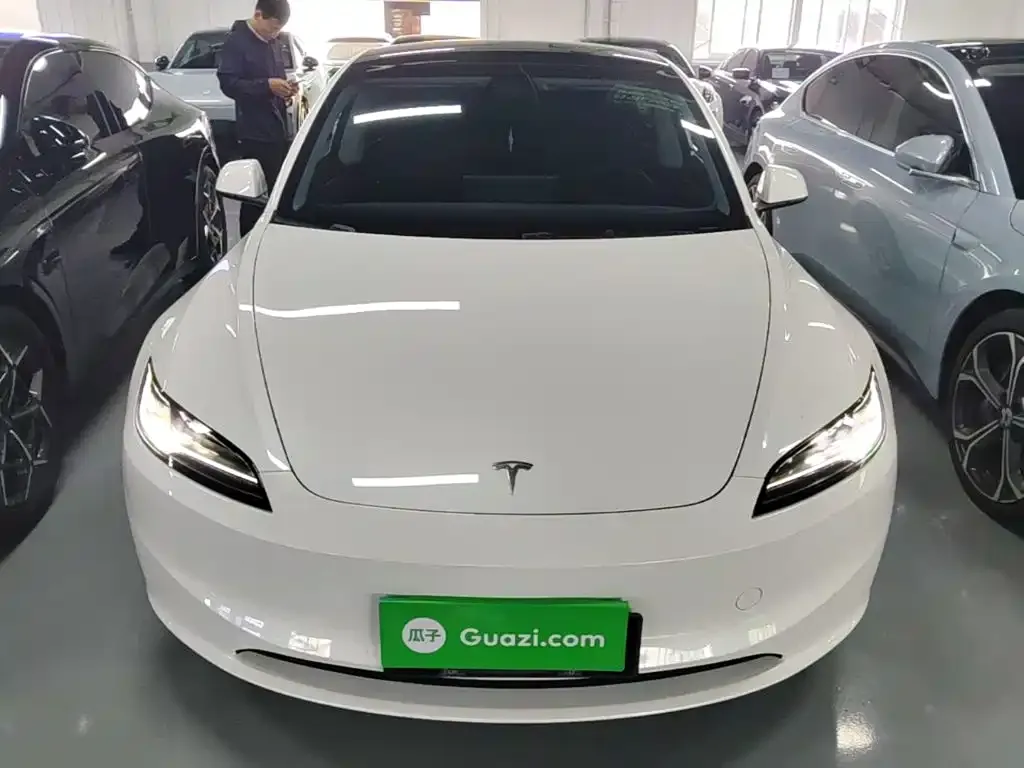Tesla Model 3 — фото 5