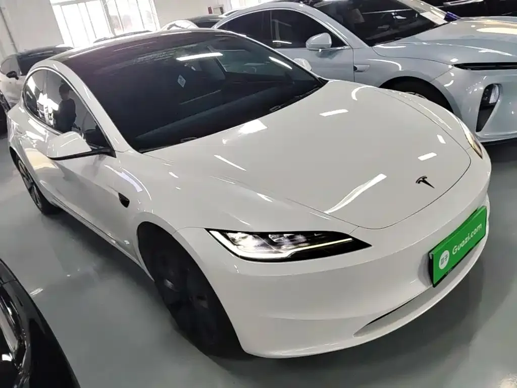 Tesla Model 3 — фото 9