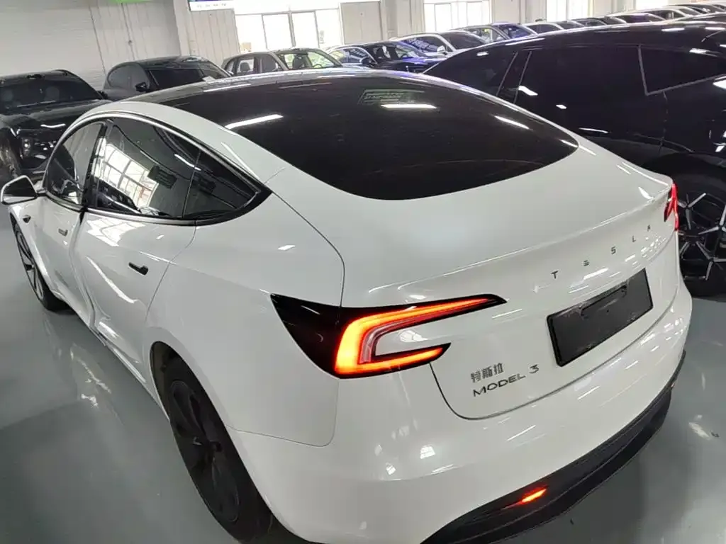 Tesla Model 3 — фото 3