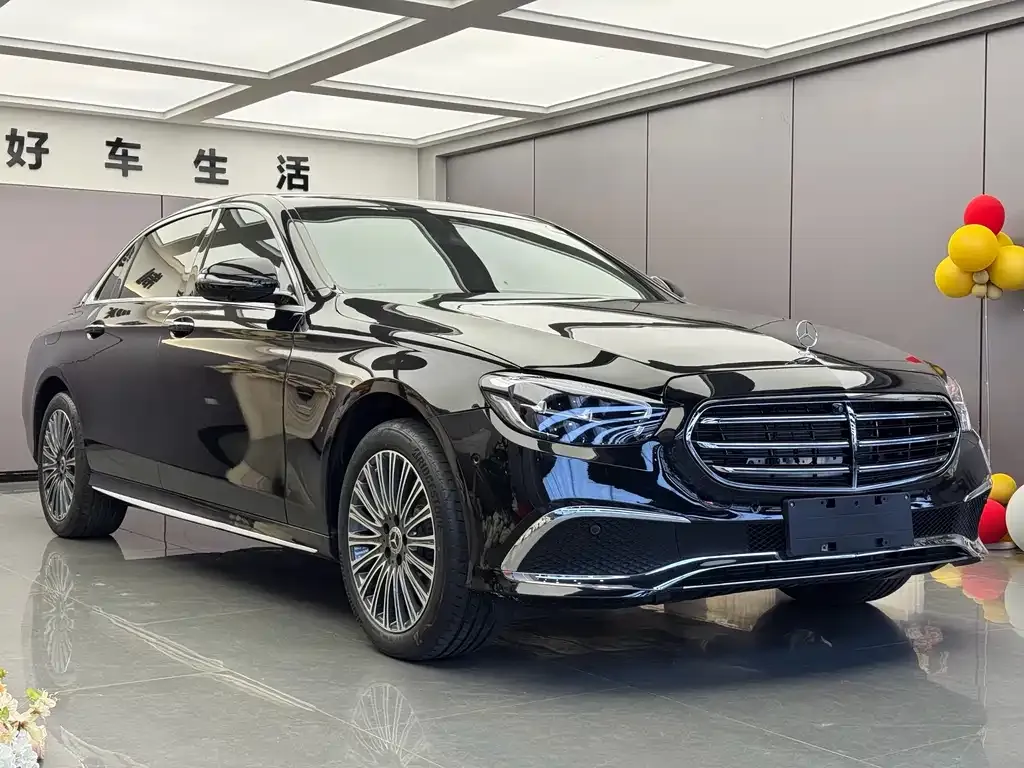 Mercedes-Benz E-Class — фото 7