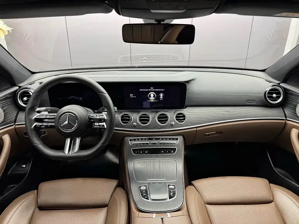 Mercedes-Benz E-Class — фото 4