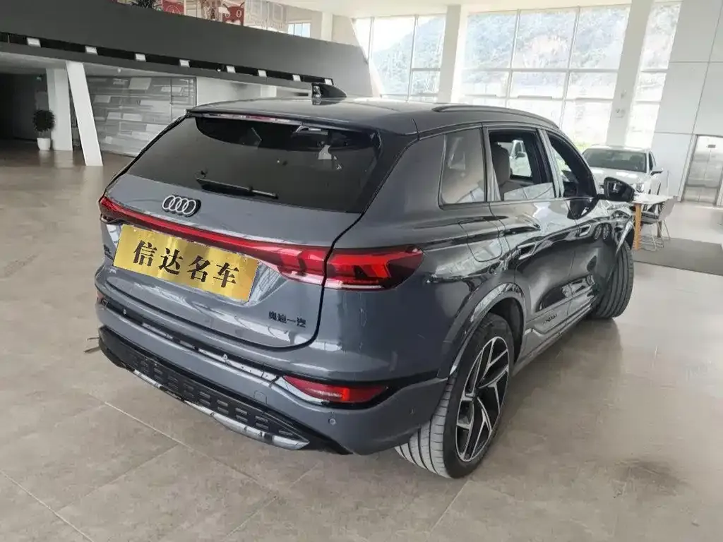 Audi Q6L e-tron — фото 6