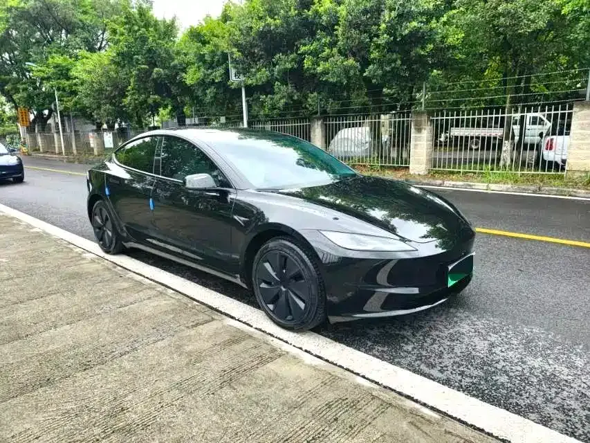 Tesla Model 3 — фото 7