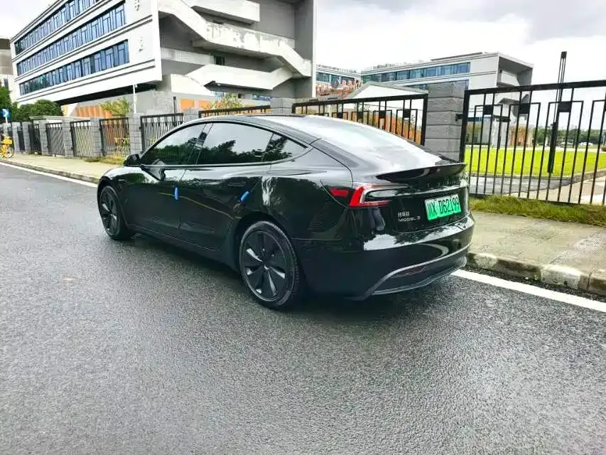 Tesla Model 3 — фото 9
