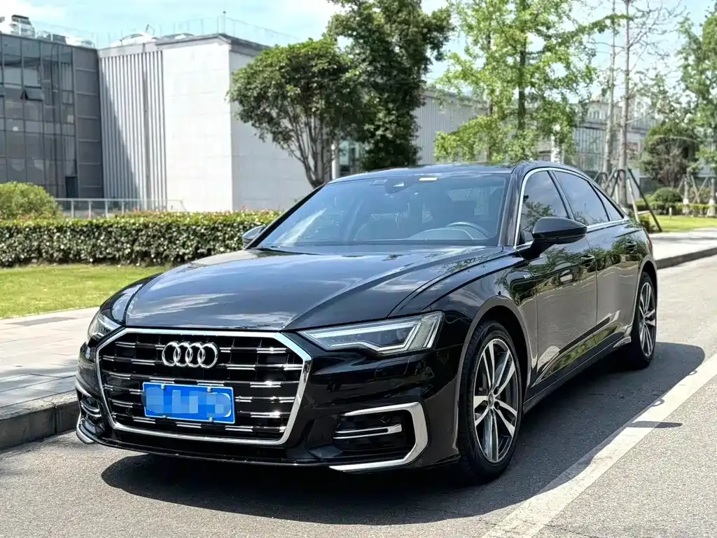 Audi A6L — фото 1