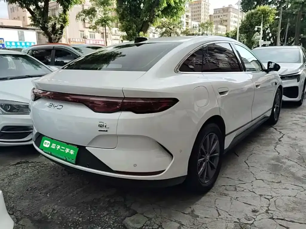 BYD Qin L — фото 9