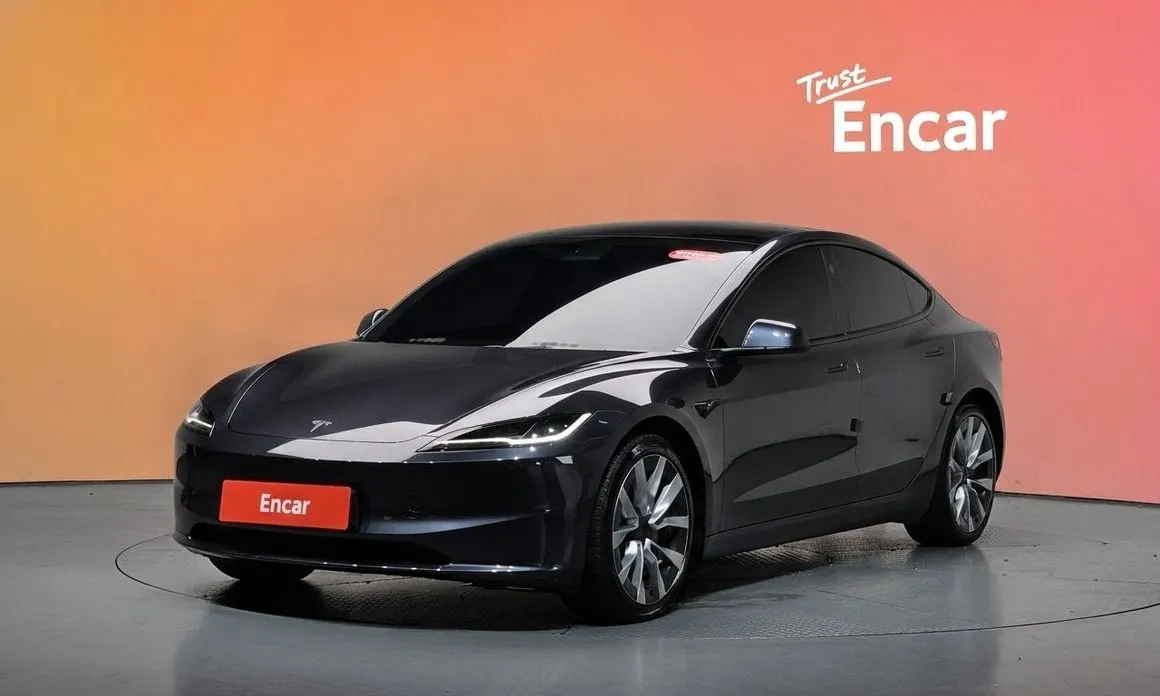 Tesla Model 3 — фото 1