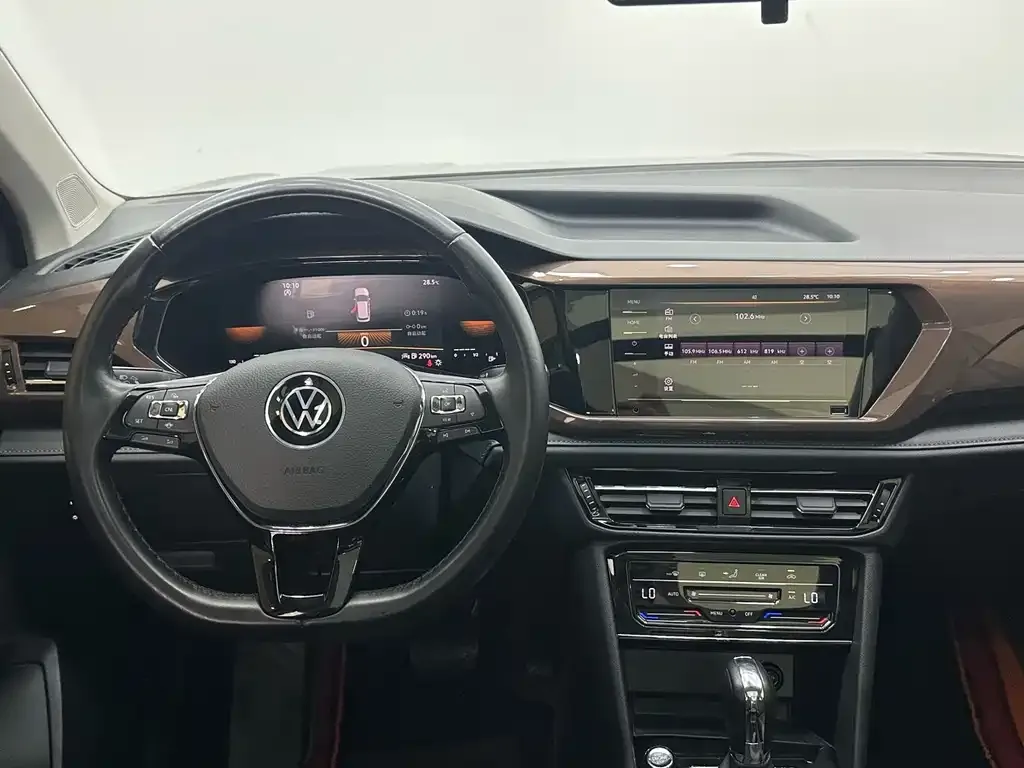 Volkswagen Tharu — фото 5