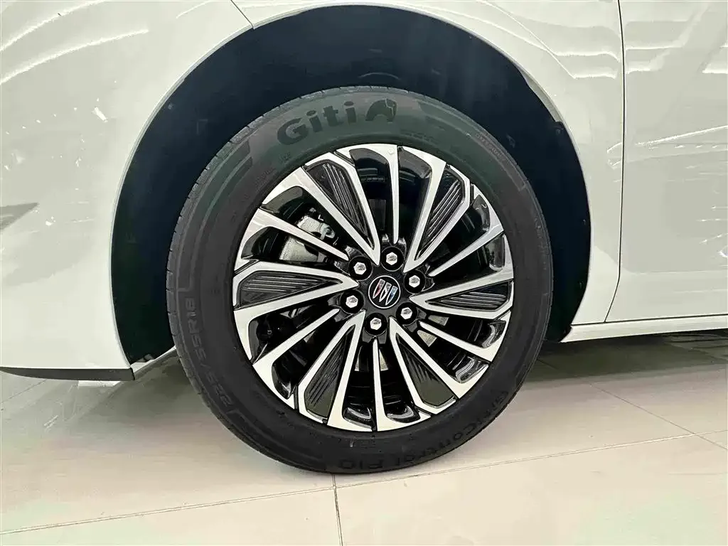 Buick GL8 Hybrid — фото 4