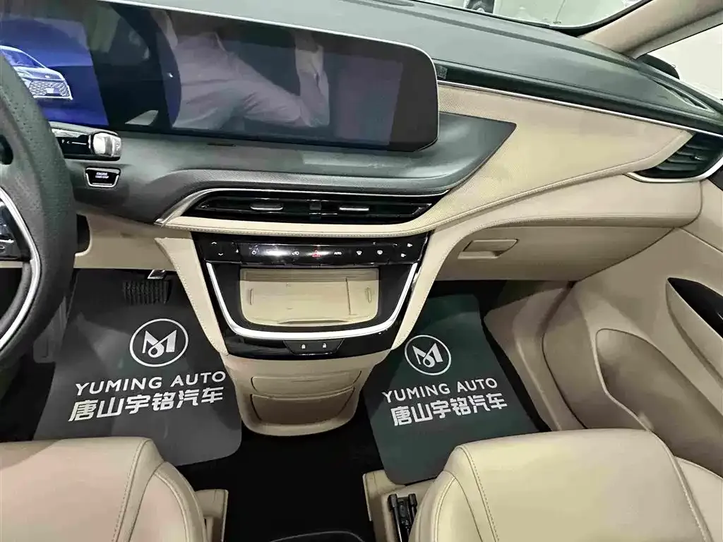Buick GL8 Hybrid — фото 3