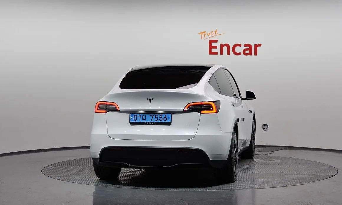 Tesla Model Y — фото 4