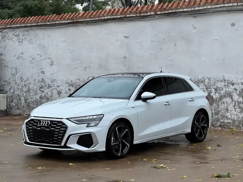 Audi A3 — фото 1