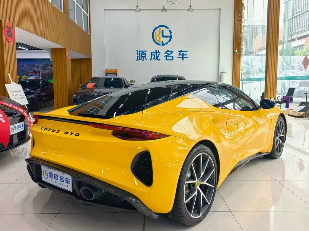 Lotus Emira — фото 4