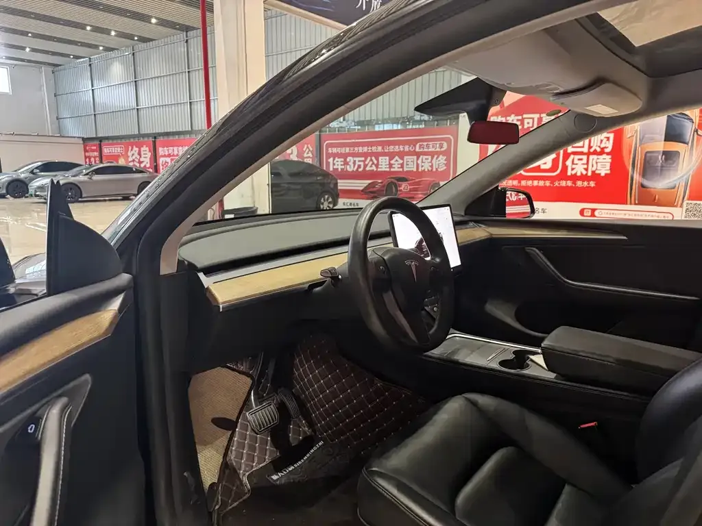 Tesla Model Y — фото 2