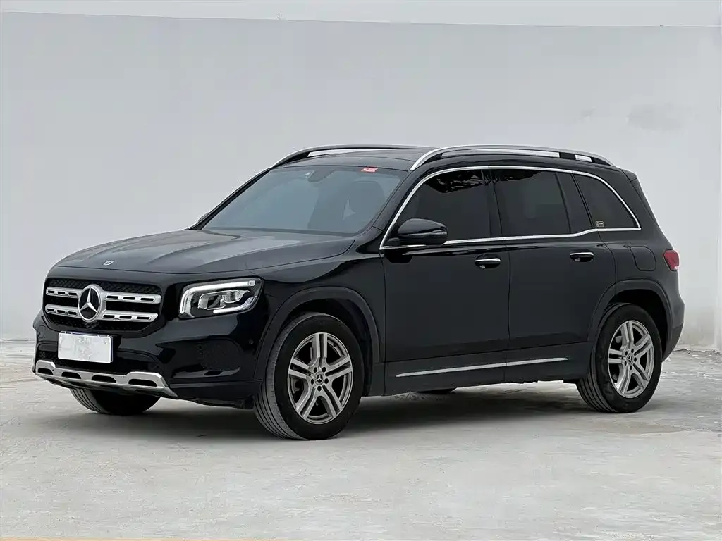 Mercedes-Benz GLB 220 1