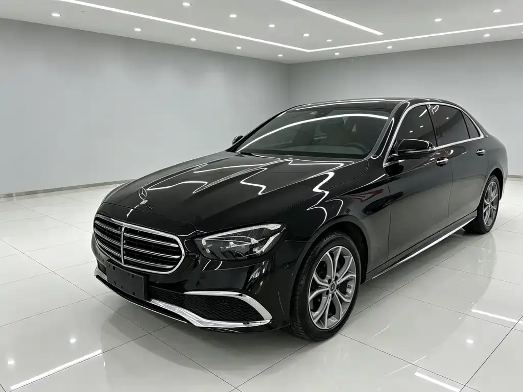 Mercedes-Benz E-Class — фото 2