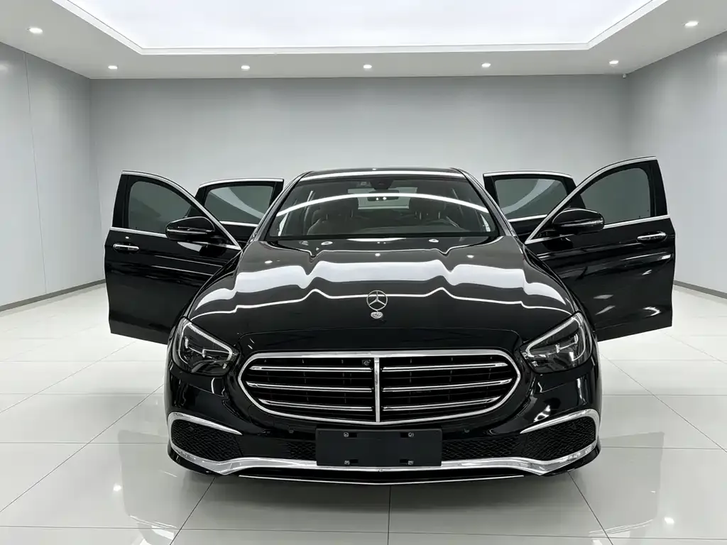 Mercedes-Benz E-Class — фото 10