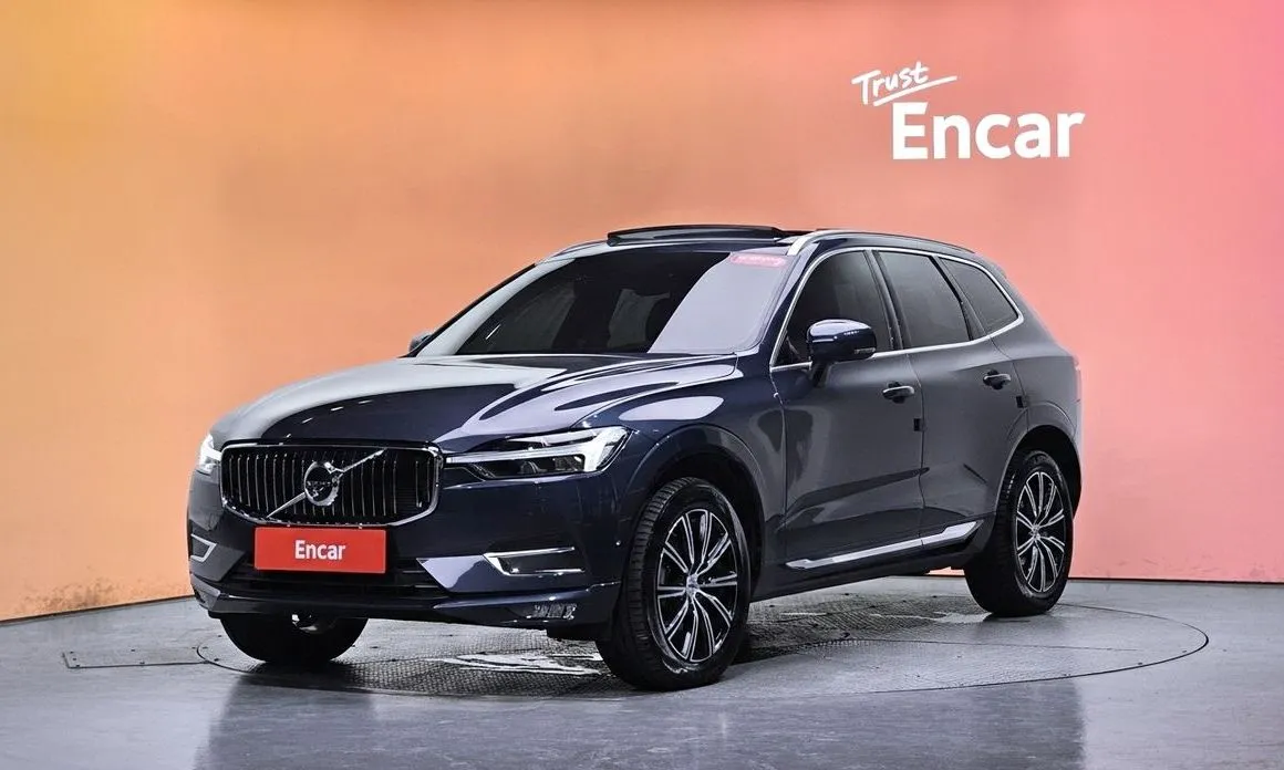 Volvo XC60 — фото 1