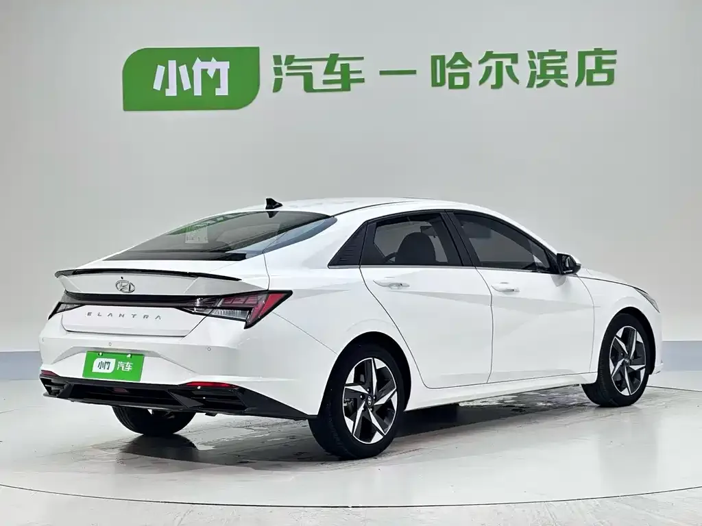 Hyundai Elantra — фото 9