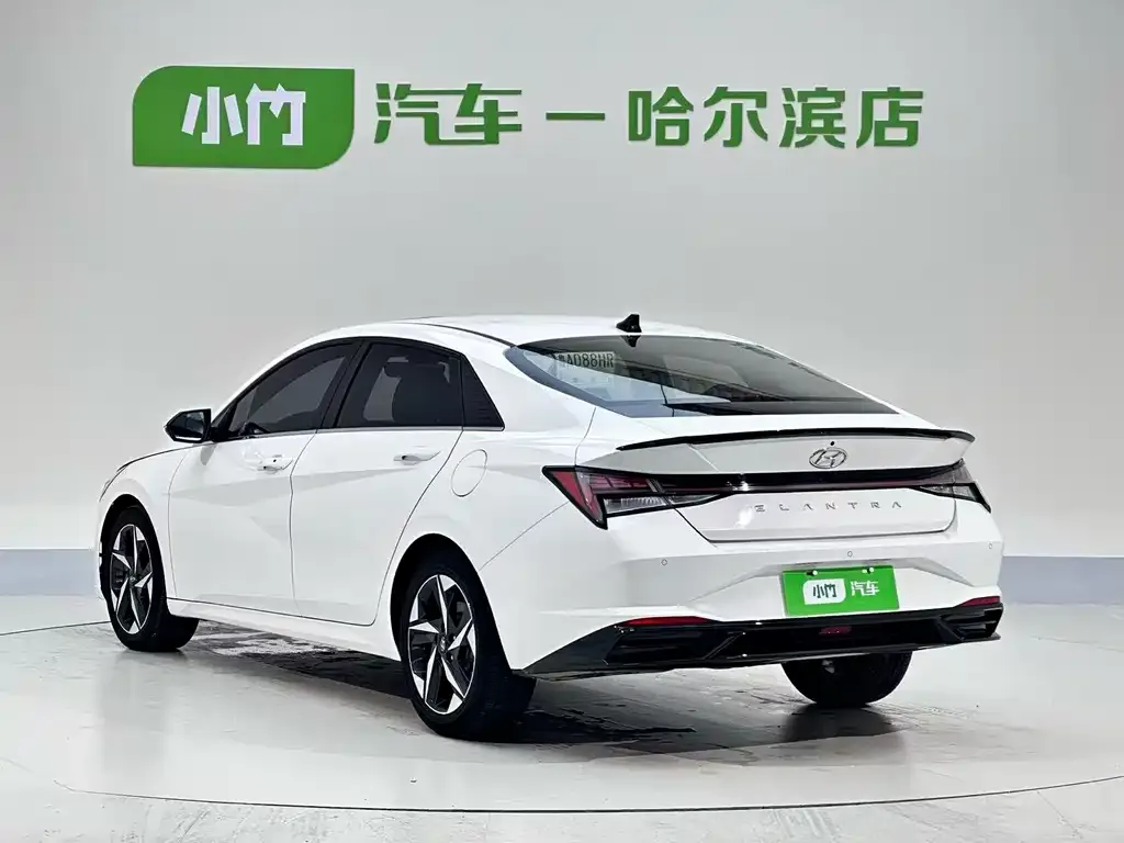 Hyundai Elantra — фото 7
