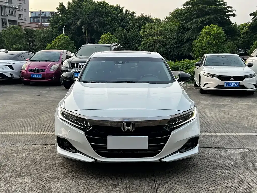 Honda Accord — фото 7