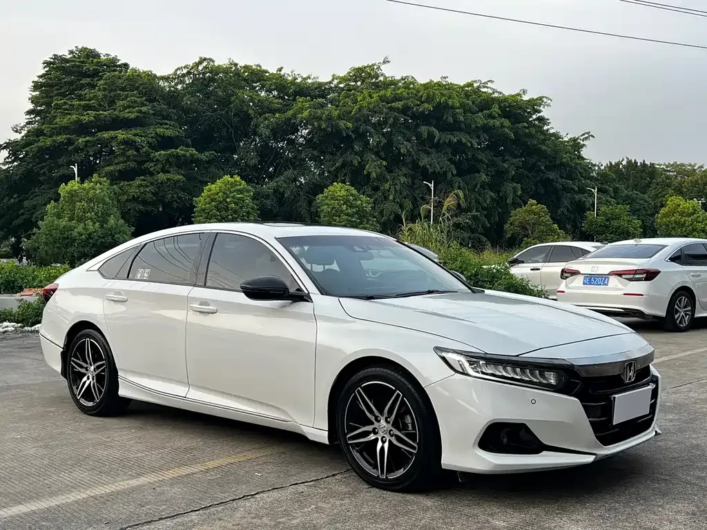 Honda Accord — фото 3