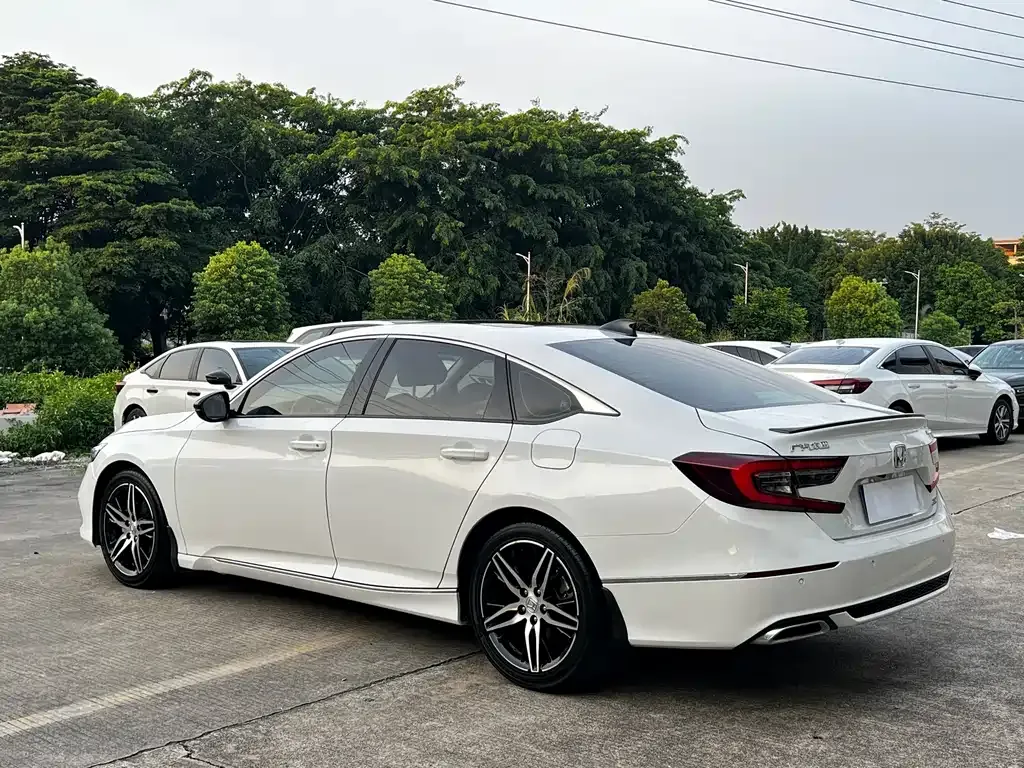 Honda Accord — фото 5